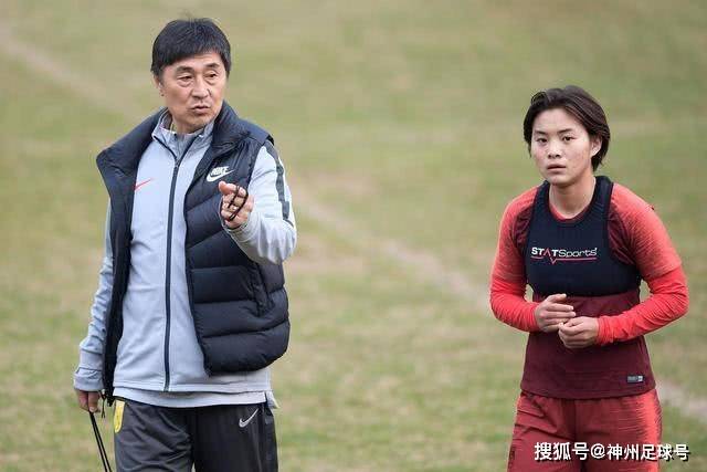 皇马4-1取胜：姆巴佩戴帽，贝林厄姆全面掌控